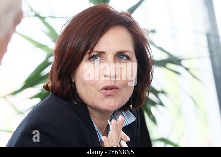 Namur, Belgio. 26 settembre 2024. Consulente ambientale Marie-Julie Goffaux, nella foto, durante una riunione stampa sul documento politico del PFAS presentato al governo vallone, a Namur, giovedì 26 settembre 2024. Saranno presentate diverse misure ambientali e sanitarie relative ai PFAS chimici Forever. BELGA PHOTO BRUNO FAHY credito: Belga News Agency/Alamy Live News Foto Stock