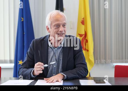 Namur, Belgio. 26 settembre 2024. Ministro vallone della sanità, dell'ambiente, dell'economia sociale, dell'azione sociale, della disabilità, lotta contro la povertà, le pari opportunità e i diritti della donna Yves Coppieters nella foto durante una riunione stampa sul documento politico del PFAS presentato al governo vallone, a Namur, giovedì 26 settembre 2024. Saranno presentate diverse misure ambientali e sanitarie relative ai PFAS chimici Forever. BELGA PHOTO BRUNO FAHY credito: Belga News Agency/Alamy Live News Foto Stock