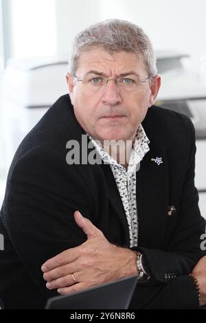 Namur, Belgio. 26 settembre 2024. Brieuc Quevy del gabinetto ambiente nella foto di una riunione stampa sul documento politico del PFAS presentato al governo vallone, a Namur, giovedì 26 settembre 2024. Saranno presentate diverse misure ambientali e sanitarie relative ai PFAS chimici Forever. BELGA PHOTO BRUNO FAHY credito: Belga News Agency/Alamy Live News Foto Stock