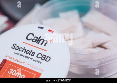 STILL Life sul tema dei prodotti sostitutivi delle sigarette. Snus, succhiare tabacco Foto Stock