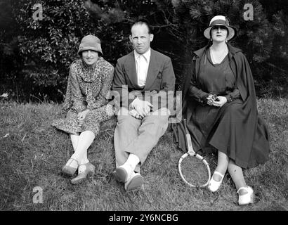 Al Newhaven Court Cromer. La signora Oliver Locker-Lampson e l'ex re e regina di Grecia Foto Stock