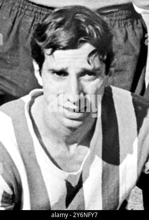 Carlos S. Bilardo un attaccante con l'Estudiantes De la Plata, argentino, che incontra il Manchester United nel campionato del mondo per club della prossima stagione. 12 giugno 1968 Foto Stock