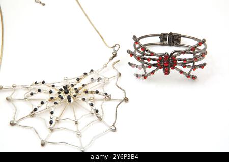 Gioielli in costume di Halloween con collana Spider Web e bracciale Spider Foto Stock