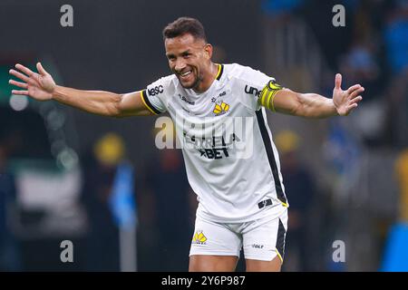 Porto Alegre, Brasile. 25 settembre 2024. Rodrigo di Criciuma, durante la partita tra Gremio e Criciuma, per la serie A 2024 brasiliana, all'Arena do Gremio Stadium, a Porto Alegre il 25 settembre 2024. Foto: Richard Ducker/DiaEsportivo/Alamy Live News crediti: DiaEsportivo/Alamy Live News Foto Stock