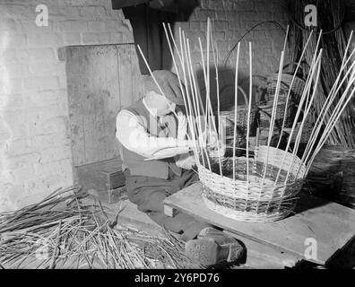 Produzione di cesti (163 anni) Mr. CON Wallis . 26 gennaio 1948 Foto Stock