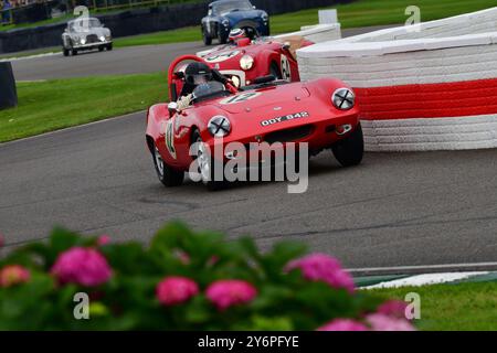 Ding Boston, Elva Courier, Fordwater Trophy, una gara di venticinque minuti per auto GT e sportive che ha gareggiato nell'anno Foto Stock