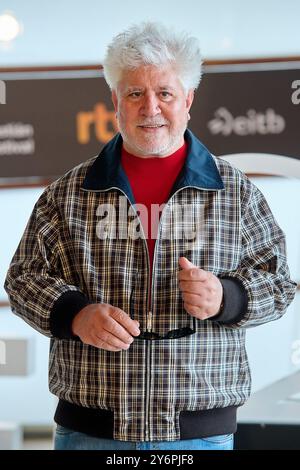 San Sebastian, Spagna. 26 settembre 2024. Pedro Almodovar partecipa al Photocall la Habitacion de al lado durante il 72° Festival Internazionale del Cinema di San Sebastian a San Sebastian, Spagna, il 26 settembre 2024. (Foto di COOLMedia/NurPhoto) credito: NurPhoto SRL/Alamy Live News Foto Stock