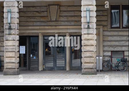 Brema, Germania. 25 settembre 2024. L'ingresso del senatore delle Finanze. Crediti: Alicia Windzio/dpa/Alamy Live News Foto Stock