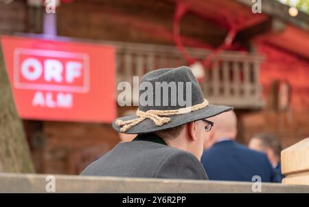 20240926 VIP Eroeffnung der Wiener Kaiser Wiesn 2024 WIEN, OESTERREICH - 26. SETTEMBRE: Symbolbild - Eroeffnung der Wiener Kaiser Wiesn 2024 auf der Kaiserwiese im Wiener Prater AM 26. Settembre 2024 a Vienna, Oesterreich 240926 SEPA 17 076 Copyright: XIsabellexOuvrardx SEPAxMedia Foto Stock