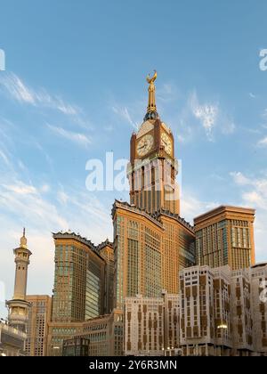 Torre dell'orologio Makkah Royal. Makkah - Arabia Saudita. 17 maggio 2024. Foto Stock