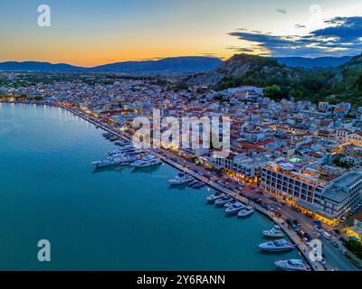 Splendida immagine aerea della città di Zante sull'isola greca di Zante durante il tramonto. 16 settembre 2024 Foto Stock