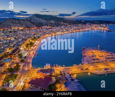 Splendida immagine aerea della città di Zante sull'isola greca di Zante durante il tramonto. 16 settembre 2024 Foto Stock