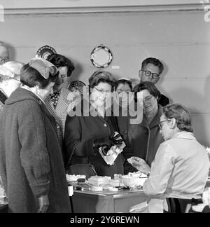 MOSTRE CROWN DERBY A LONDRA ; 6 APRILE 1962 Foto Stock