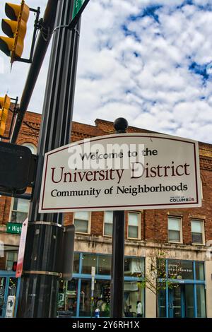 Insegna del quartiere universitario vicino al centro di Columbus Ohio USA 2024 Foto Stock