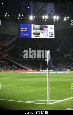 Londra, Regno Unito. 26 settembre 2024. Il calcio d'inizio è ritardato durante il Tottenham Hotspur FC contro Qarabag FK Europa League Round 1 match al Tottenham Hotspur Stadium, Londra, Inghilterra, Regno Unito il 26 settembre 2024 Credit: Every Second Media/Alamy Live News Foto Stock