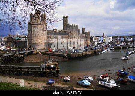 Castello di Caernarfon nel Galles del Nord, Regno Unito Foto Stock