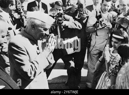 PRIMO MINISTRO INDIANO JAWAHARLAL PANDIT NEHRU A BELGRADO / 31 AGOSTO 1961 Foto Stock