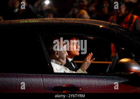 Steenokkerzeel, Belgio. 26 settembre 2024. Papa Francesco nella foto durante l'arrivo dell'aereo papale all'aeroporto militare di Melsbroek a Steenokkerzeel giovedì 26 settembre 2024. Il capo della Chiesa cattolica Papa Francesco, nato Jorge Mario Bergoglio, è in visita in Belgio dal 26 al 29 settembre, per celebrare il seicentesimo anniversario delle università KU Leuven e UCLouvain. BELGA FOTO DIRK WAEM credito: Belga News Agency/Alamy Live News Foto Stock
