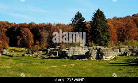 Valle delle Sfingi. Paesaggio autunnale. Velo Veronese. Provincia di Verona. Veneto, Italia Foto Stock