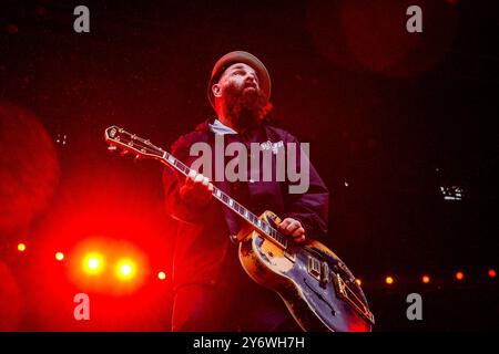 Tim Armstrong dei Rancid si esibisce sul palco del Providence Park di Portland, Oregon, USA nel Green Day Saviors 2024 Tour il 25 settembre 2024. ©Anthony Pidgeon Foto Stock