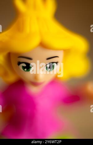 26 settembre 2024, New York, Stati Uniti. Ritratto del giocattolo a sorpresa Kinder, principessa. Foto Stock