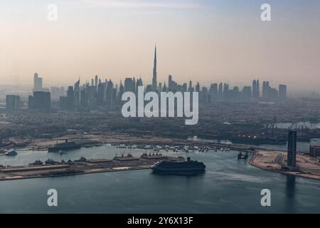 Skyline di Dubai, Emirati Arabi Uniti Foto Stock