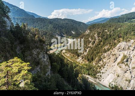 Vista sulla Gola del Reno, Ruinaulta, Cantone dei Grigioni, Svizzera Foto Stock