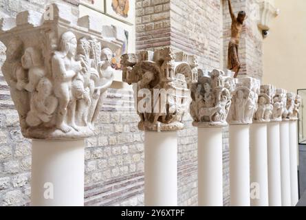 Otto capitali del chiostro, Scene dalla storia di Adamo ed Eva, Scene dalla storia di Noè, Scene dalla storia di Abramo, Scene dal bambino Foto Stock