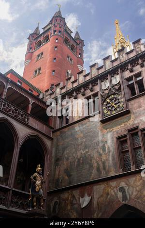 Basilea - Vista sul cortile interno del Rathaus Basilea, il municipio di Basilea costruito nel XVI secolo e decorato con trompe l'oeil. Foto Stock