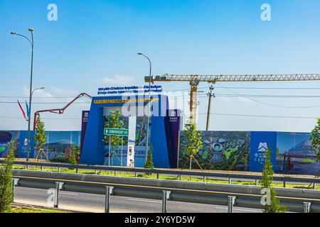 Tashkent, Uzbekistan - 28 agosto 2023: Costruzione della città olimpica. Sviluppo e miglioramento della città. Foto Stock