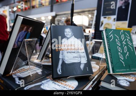 Nuovo libro, Stefan Löfven, ex primo ministro in Svezia, durante Bokmässan, fiera del libro, a Svenska Mässan, Goteborg, Svezia, giovedì. Foto Stock