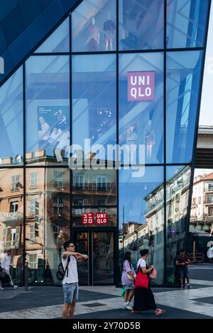 Nizza, Francia - 27 luglio 2024: Negozio Uniqlo nel centro di Nizza Foto Stock