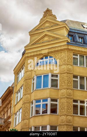 Budapest, Ungheria - 5 luglio 24 2024: Edifici storici nel centro della città. Foto di alta qualità Foto Stock