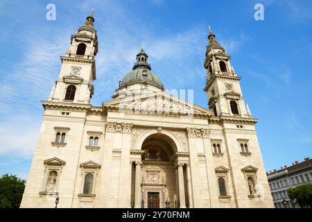 Facciata principale della Basilica di Santo Stefano nella città di Budapest, Ungheria. Foto Stock
