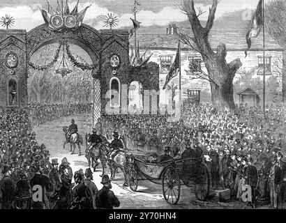 Nozze reali della Principessa Luisa e di John Campbell , Marchese di Lorne il 21 marzo 1871 la coppia appena sposata riceve un indirizzo di benvenuto a Esher Princess Louise, Duchessa di Argyll, va, ci, GCVO, GBE, RRC, GCStJ (Louise Caroline Alberta; 18 marzo 1848 – 3 dicembre 1939) era la sesta figlia femmina della regina Vittoria e del principe Alberto. John George Edward Henry Douglas Sutherland Campbell, IX duca di Argyll, KG, KT, GCMG, GCVO, VD, PC (6 agosto 1845 - 2 maggio 1914), di solito meglio conosciuto con il titolo di cortesia Marchese di Lorne, con il quale era conosciuto tra il 1847 e il 1900, Was Foto Stock