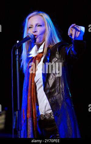 Milano Italia 02/10/2006: Patty Pravo, cantante italiana, durante il concerto dal vivo al Teatro Smeraldo Foto Stock