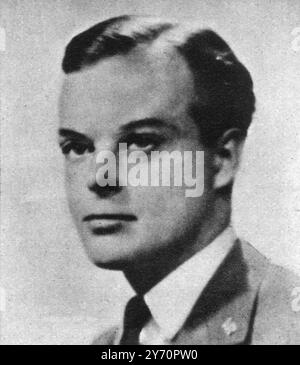 Flight Lieut R H Hillary : autore di The Last Enemy , Flight Lieut Hillary è stato ucciso in servizio attivo all' età di ventitré anni . Combatté nella battaglia d'Inghilterra e fu abbattuto il 3 settembre 1940. Ha subito ferite terribili. E' una grande perdita, sia per la RAF che per il mondo delle lettere. 16 gennaio 1943 Foto Stock