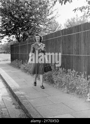 Miss Florence Housey - Ex Land girl . Gennaio 1946 Foto Stock