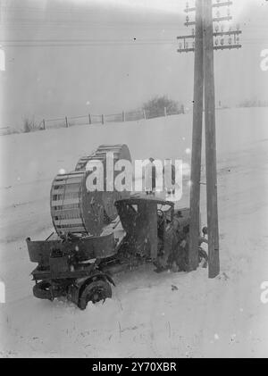 Wrotham Hill Snow skids . Gennaio 1947 Foto Stock