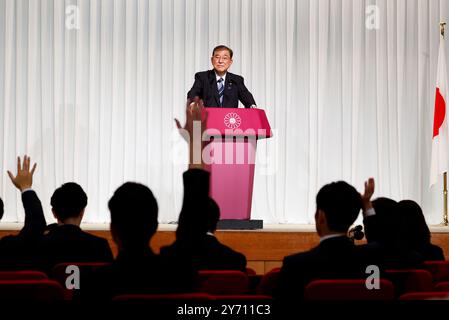 Tokyo, Giappone. 26 settembre 2024. Shigeru Ishiba, il nuovo leader eletto del partito al governo del Giappone, il Partito Liberal Democratico (LDP) tiene una conferenza stampa dopo le elezioni per la leadership del LDP, a Tokyo, Giappone, il 27 settembre 2024. (Credit Image: © POOL via ZUMA Press Wire/Alamy Live News) SOLO PER USO EDITORIALE! Non per USO commerciale! Foto Stock