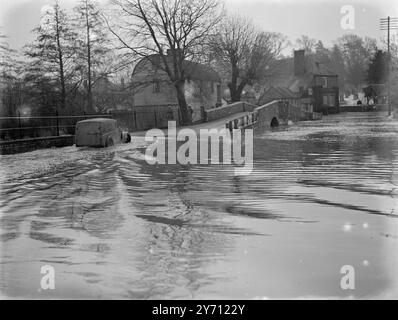 Furgone postale in piena - Eynsford . Marzo 1947 Foto Stock