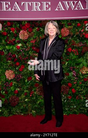 Foto del file datata 24/11/19 di Dame Maggie Smith presente al 65° Evening Standard Theatre Awards tenutosi al London Coliseum, Londra. Dame Maggie Smith è morta in ospedale venerdì, i suoi figli Chris Larkin e Toby Stephens hanno detto in una dichiarazione.. Data di pubblicazione: Venerdì 27 settembre 2024. Foto Stock