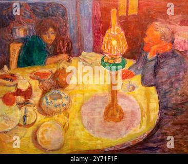 Evening by Lamplight, Evening under the lamp, Soiree Sous la Lampe, Pierre Bonnard, 1921, Foto Stock