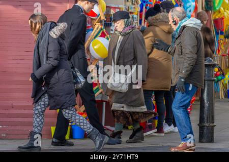 Dame Maggie Smith filma Lady in the Van a Broadstairs Foto Stock