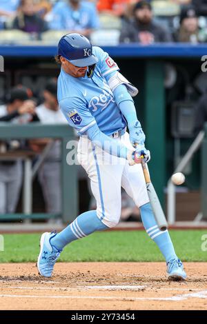 22 settembre 2024: L'interbase dei Kansas City Royals Bobby Witt Jr. (7) batte contro i San Francisco Giants al Kauffman Stadium di Kansas City, Missouri. David Smith/CSM Foto Stock