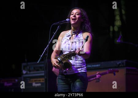 Vanessa Collier si esibisce al Pier 17 Rooftop il 26 settembre 2024 a New York. Foto Stock