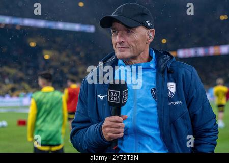 Dortmund, Germania. 27 settembre 2024. Peter Zeidler (VfL Bochum 1848, Cheftrainer) im DAZN Interview, GER BVB Borussia Dortmund 09 vs. VfL Bochum, Fussball, Bundesliga, Spieltag 5, Saison 2024/2025, 27.09.2024 LE NORMATIVE DFB/DFL VIETANO QUALSIASI USO DI FOTOGRAFIE COME SEQUENZE DI IMMAGINI E/O QUASI-VIDEO, foto: Eibner-Pressefoto/Fabian Friese credito: dpa/Alamy Live News Foto Stock