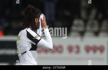 Charleroi, Belgio. 27 settembre 2024. Etienne Camara di Charleroi sembra sventato dopo una partita di calcio tra lo Sporting Charleroi e il Club Brugge, venerdì 27 settembre 2024 a Charleroi, il giorno 9 della stagione 2024-2025 della prima divisione del campionato belga 'Jupiler Pro League'. BELGA PHOTO VIRGINIE LEFOUR credito: Belga News Agency/Alamy Live News Foto Stock