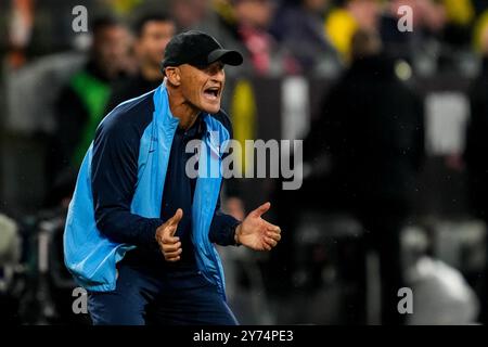 DORTMUND, GERMANIA - SETTEMBRE 27: L'allenatore del VFL Bochum Peter Zeidler reagisce durante la partita di Bundesliga tra Borussia Dortmund e VfL Bochum 1848 al Signal Iduna Park il 27 settembre 2024 a Dortmund, Germania. (Foto di Rene Nijhuis) Foto Stock