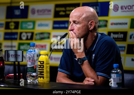 DORTMUND, GERMANIA - SETTEMBRE 27: L'allenatore del VFL Bochum Peter Zeidler partecipa ad una conferenza stampa dopo la partita di Bundesliga tra Borussia Dortmund e VfL Bochum 1848 al Signal Iduna Park il 27 settembre 2024 a Dortmund, Germania. (Foto di Rene Nijhuis) Foto Stock